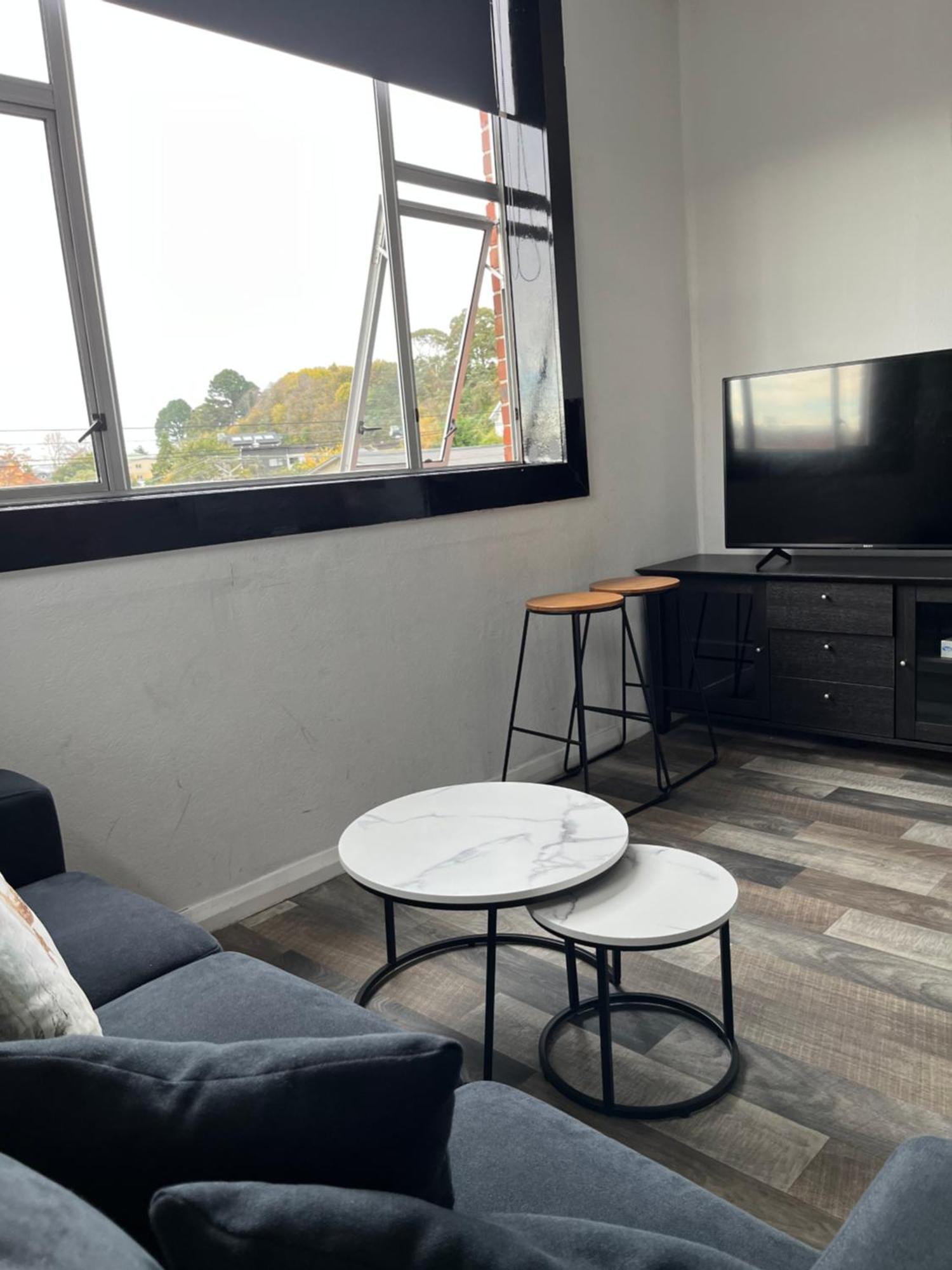 Modern Upstairs Apartment In Dunedin Central 외부 사진